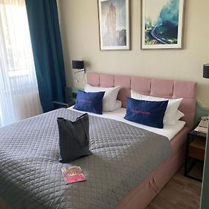 Kleine Kamer met een King Size Bed